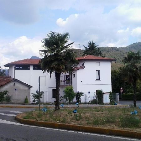 La Casa Bianca Apartment Roe Luaran gambar
