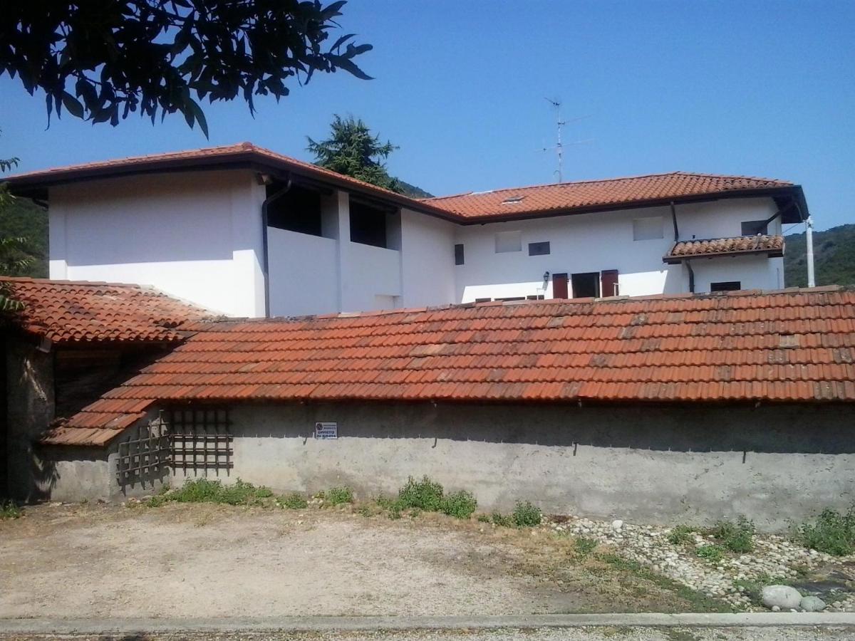 La Casa Bianca Apartment Roe Luaran gambar