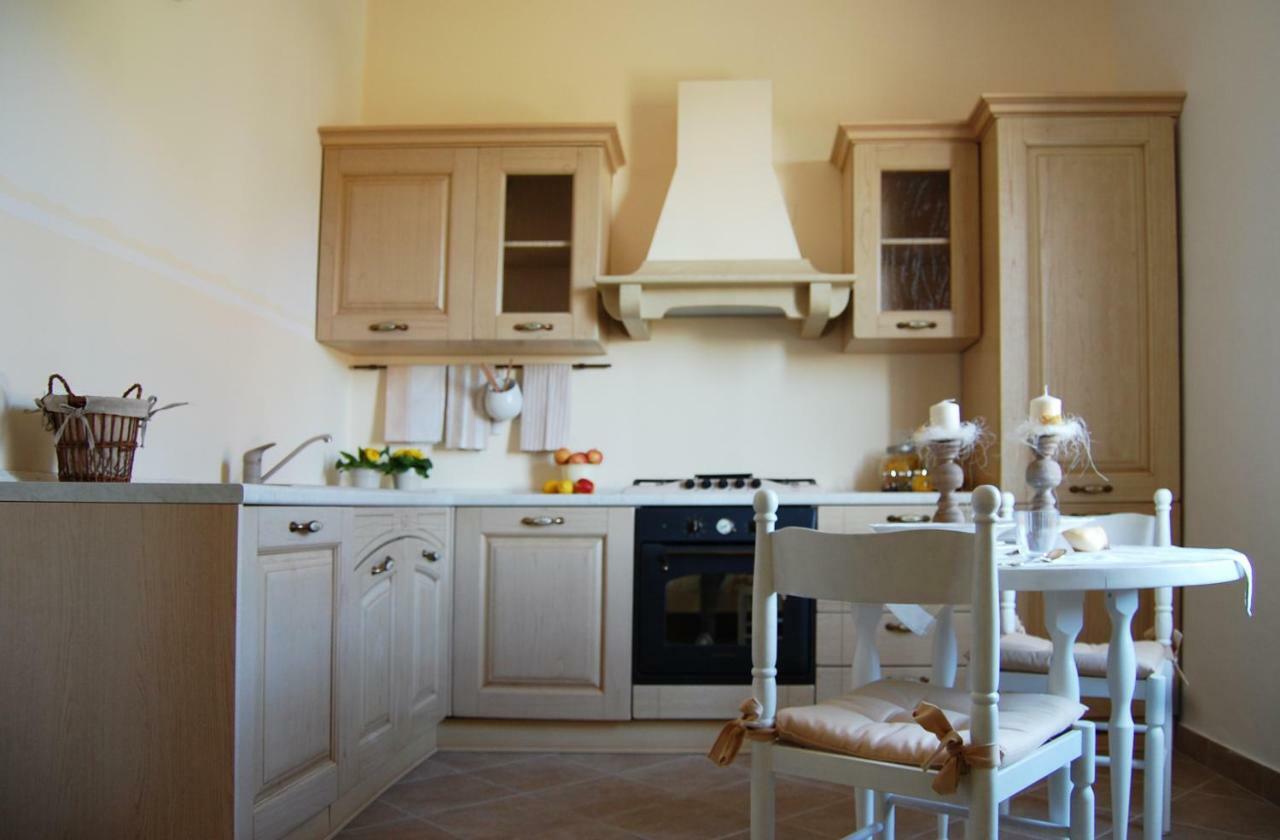 La Casa Bianca Apartment Roe Luaran gambar