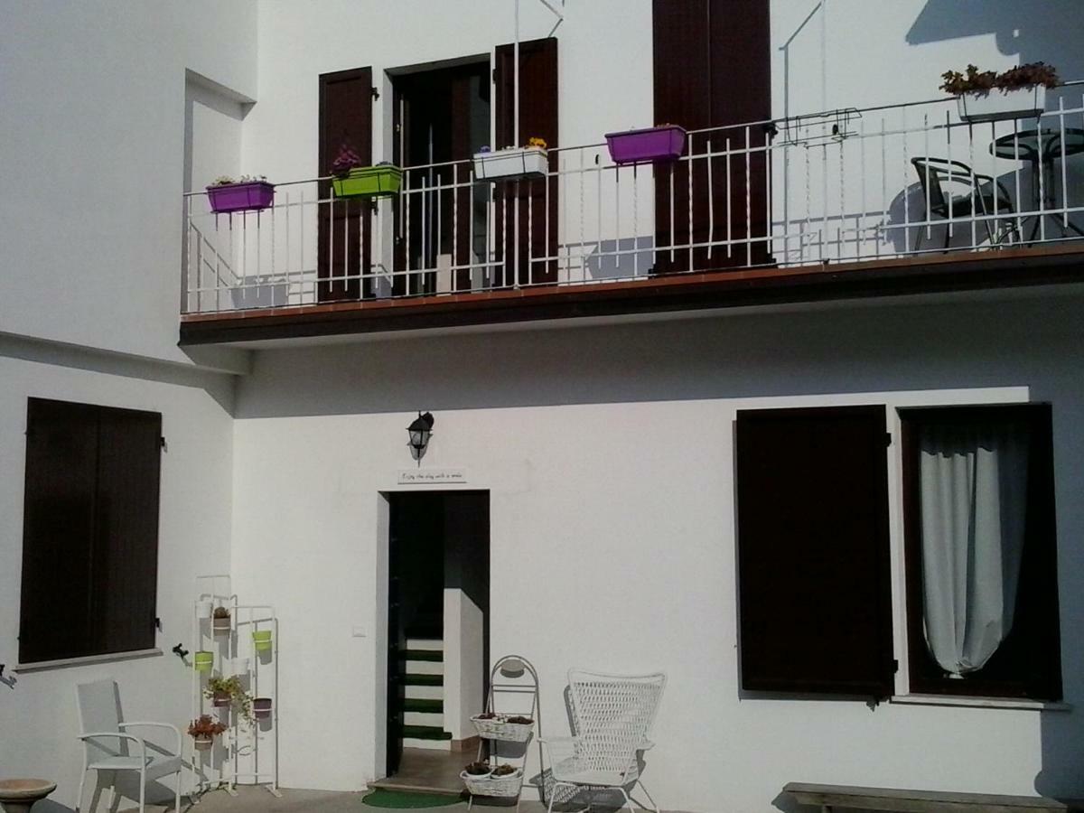 La Casa Bianca Apartment Roe Luaran gambar